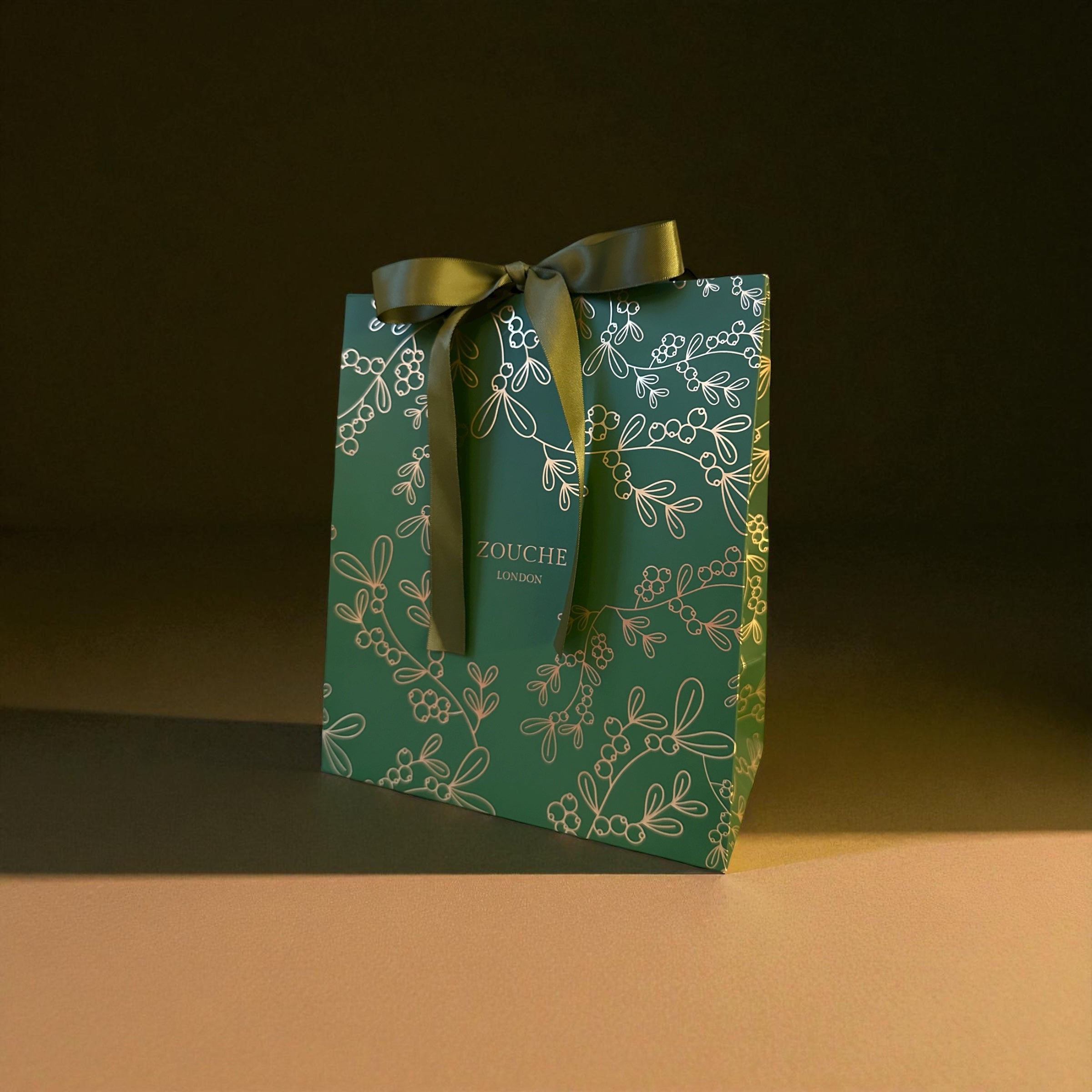 The Mistletoe Gift Bag Set