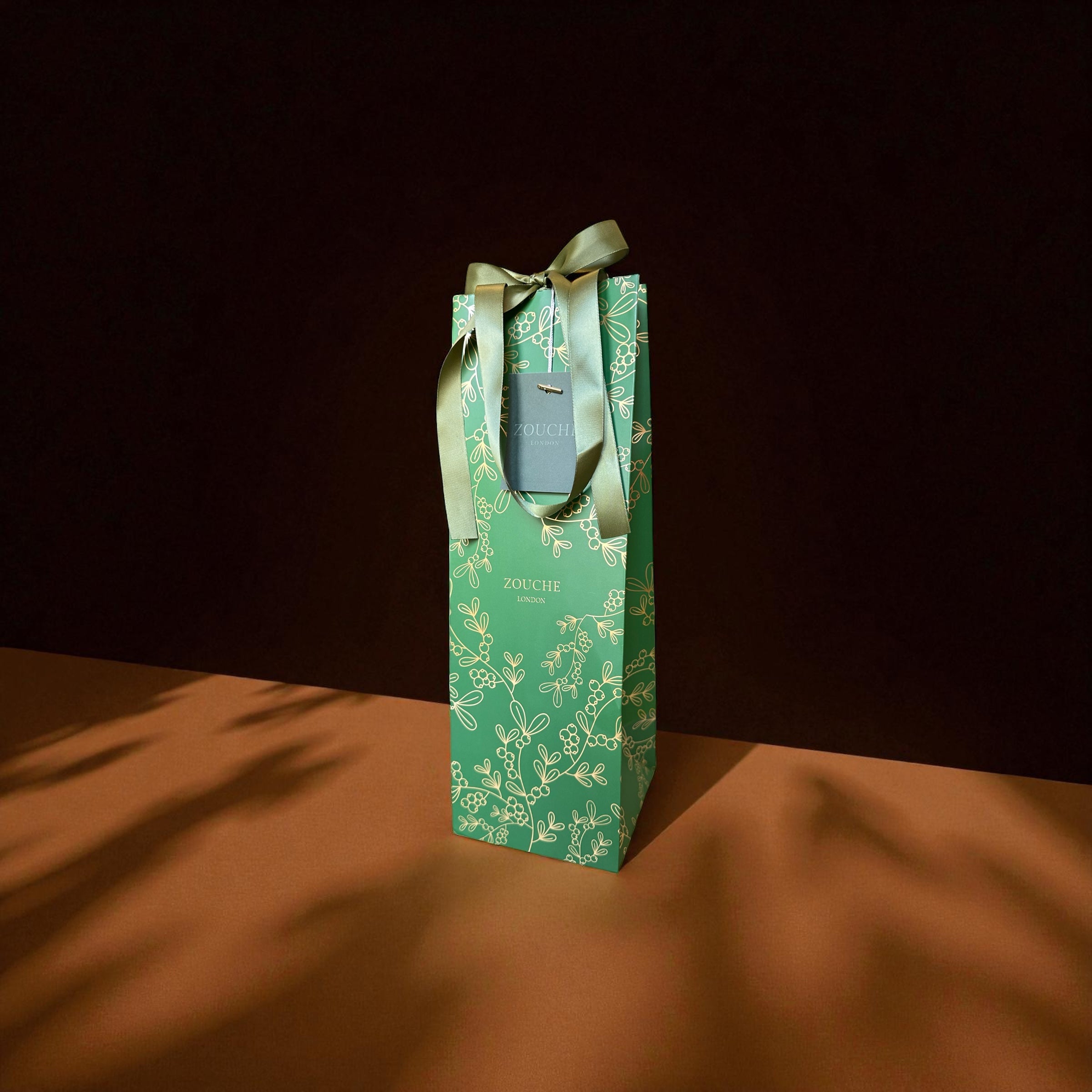 The Mistletoe Bottle Bag Set